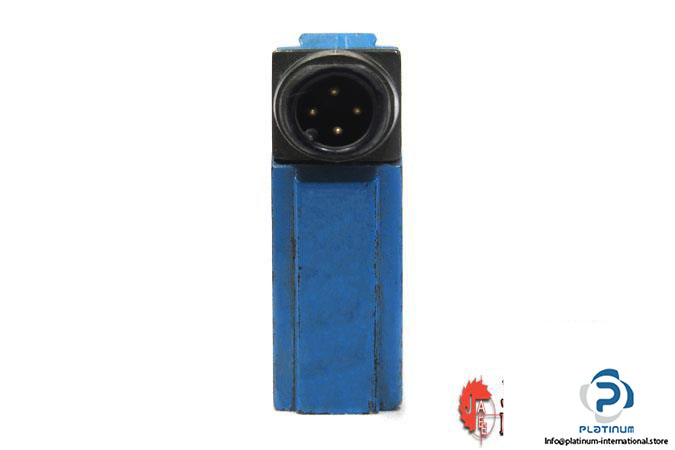 sick-wt12-p4171-photoelectric-proximity-sensor4_675x450