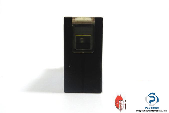 sick-wt27-2r610-photoelectric-proximity-sensor5_675x450