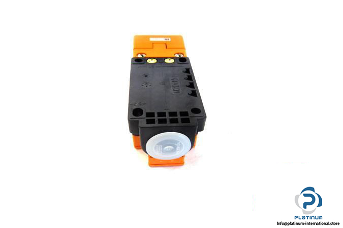 ifm-iv5003-inductive-sensor5_675x450