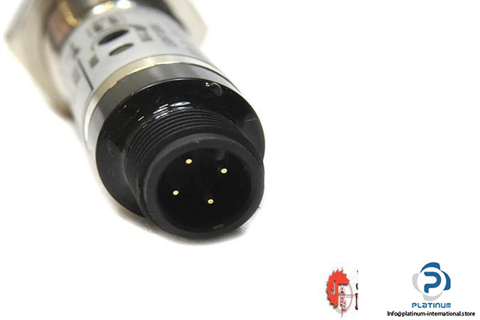 sick-vl180-p430-photoelectric-retro-reflective-sensor5_675x450