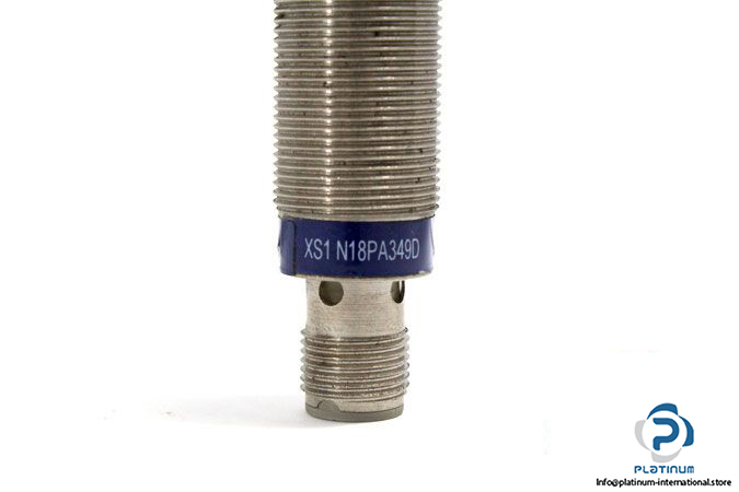 telemecanique-xs1n18pa349d-inductive-sensor-5