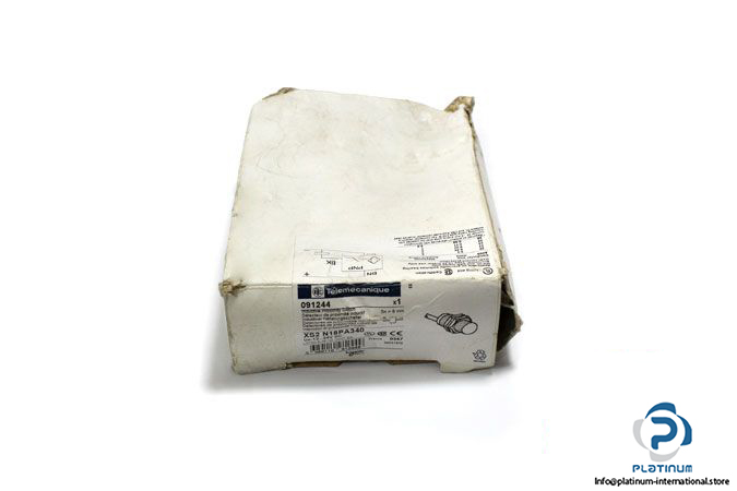 telemecanique-xs2n18pa340-inductive-proximity-sensor-3-2