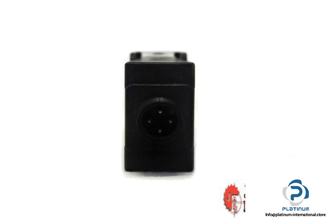 sick-wt18-2p420-photoelectric-proximity-sensor5_675x450