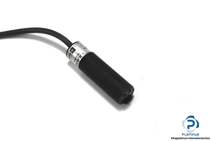 telemecanique-xta-a159115-capacitive-sensor-2