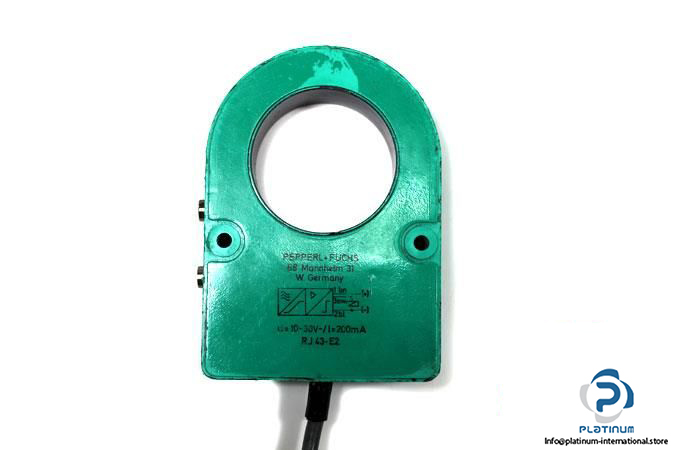 pepperlfuchs-rj43-e2-inductive-ring-sensor3_675x450