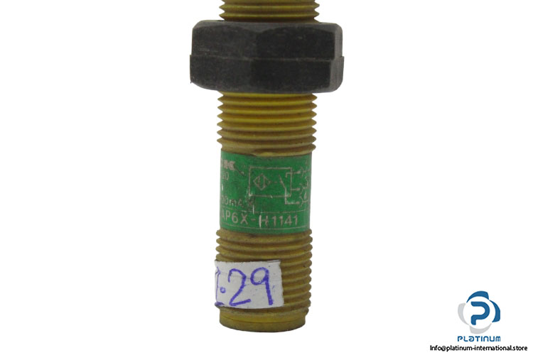 turck-bi2-s12-ap6x-h1141-inductive-sensor-3