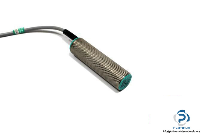 pepperlfuchs-cj8-18gm-e2-capacitive-sensor4_675x450