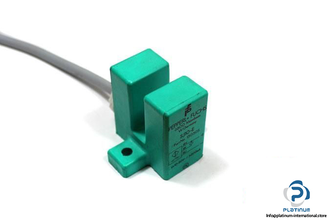pepperlfuchs-sj10-e-inductive-slot-sensor3_675x450