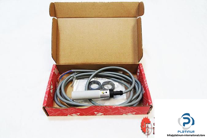 carlo-gavazzi-ca18clf08to-capacitive-proximity-switch3_675x450