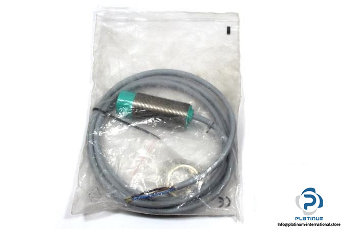 pepperlfuchs-cj10-30gm-e2-capacitive-sensor3_675x450