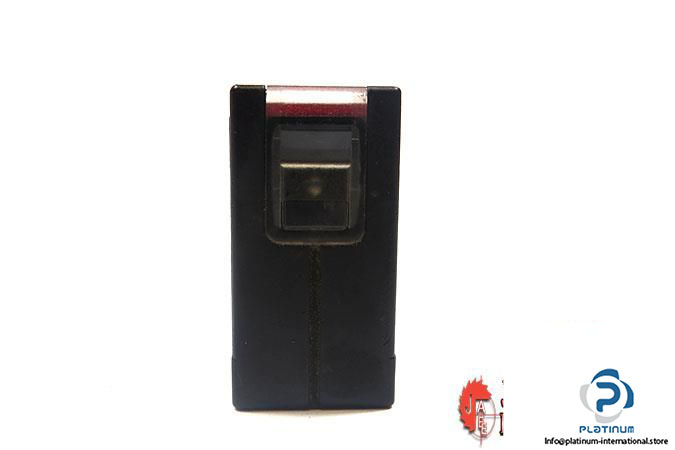 sick-we27-2n630-through-beam-photoelectric-sensor4_675x450