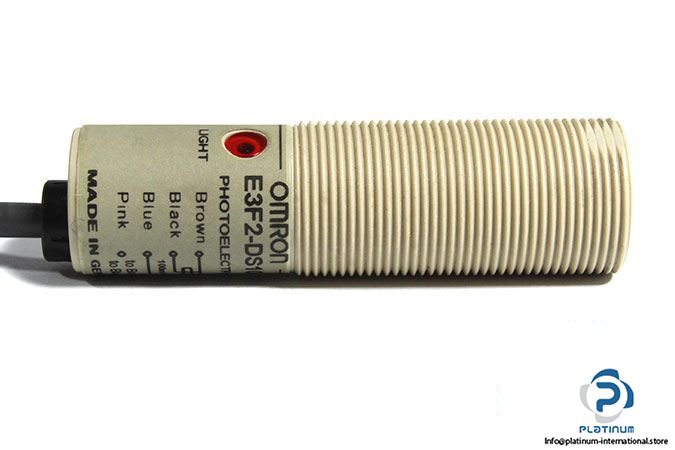 omron-e3f2-ds10c4-n-cylindrical-photoelectric-sensor-2