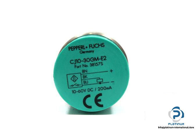pepperlfuchs-cj10-30gm-e2-capacitive-sensor5_675x450