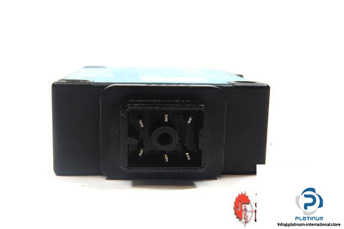 sick-we27-2n630-through-beam-photoelectric-sensor5_675x450