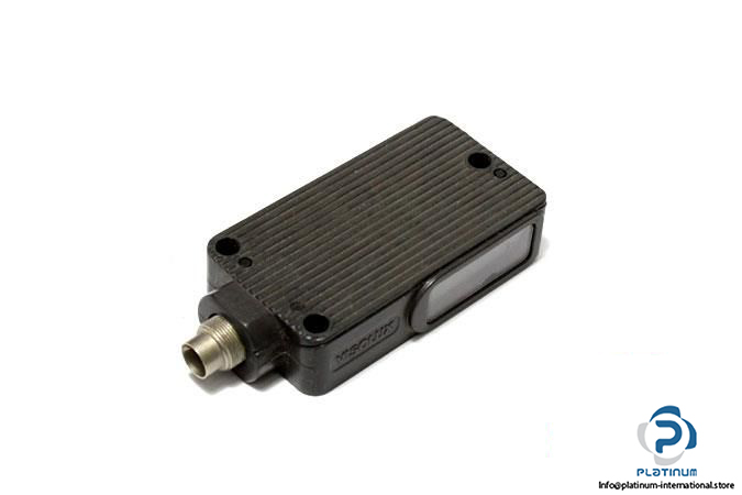 pepperlfuchs-mlv40-54-1903-photoelectric-sensor3_675x450