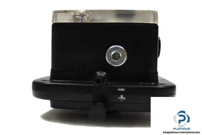 krom-schroder-dwl03a-pressure-switch3_675x450