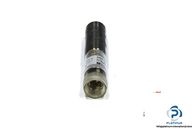 telemecanique-xsah05713g-inductive-sensor-1