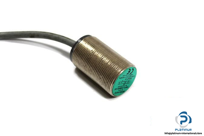pepperlfuchs-nbb10-30gm50-ws-inductive-sensor3_675x450
