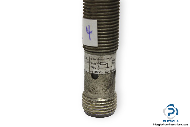 md-am1_ap-1h-inductive-proximity-sensor-used-2