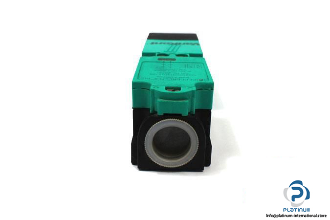 pepperlfuchs-oj2000u1e123-photoelectric-diffuse-sensor5_675x450