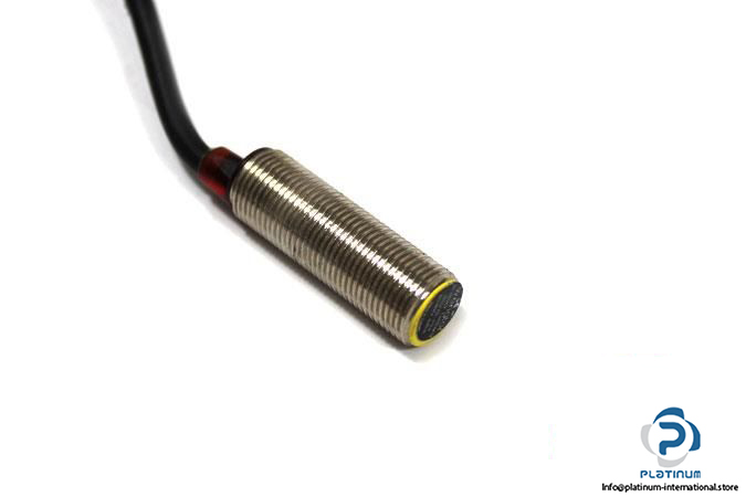 cwenglor-ib02vb-p24-inductive-proximity-switch3_675x450