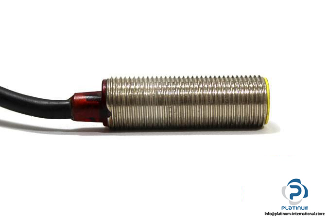cwenglor-ib02vb-p24-inductive-proximity-switch4_675x450
