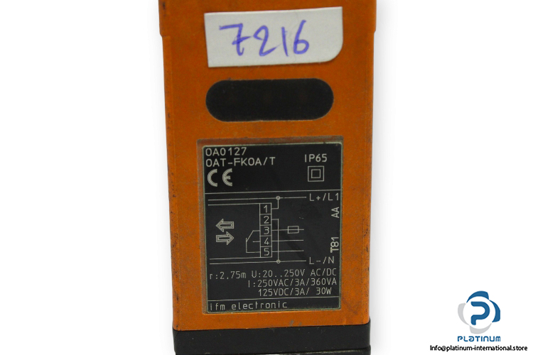 ifm-OA0127-diffuse-reflection-sensor-used-2