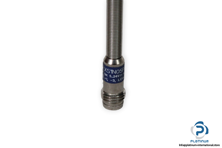 telemecanique-XS1-N05PA311S-inductive-sensor-(new)-2