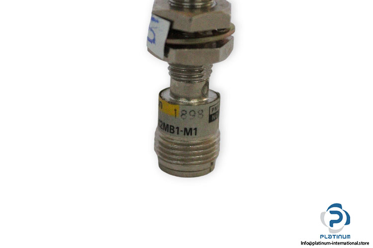omron-E2EG-X2MB1-M1-cylindrical-proximity-sensor-used-5