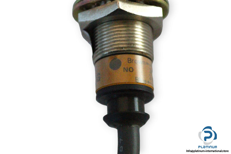 omron-E2E-X5Y1-G-inductive-sensor-(Used)-1