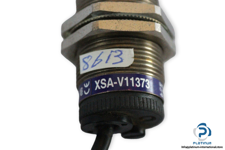 telemecanique-XSA-V11373-inductive-sensor-(Used)-1