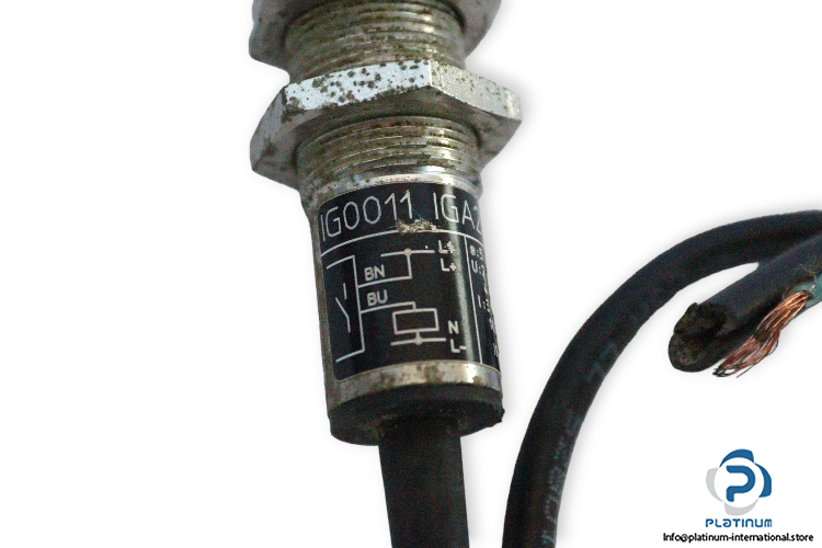 ifm-IG0011-inductive-sensor-used-3