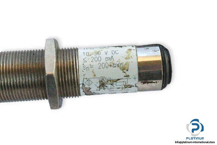 balluff-BOS-18M-NS-1PB-SA2-inductive-proximity-sensor-used-3