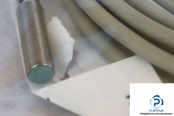 baumer-IFRM-05P15A1_L-inductive-sensor-new-2