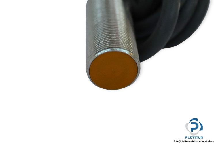omron-E2EV-X5B1-inductive-sensor-used-2