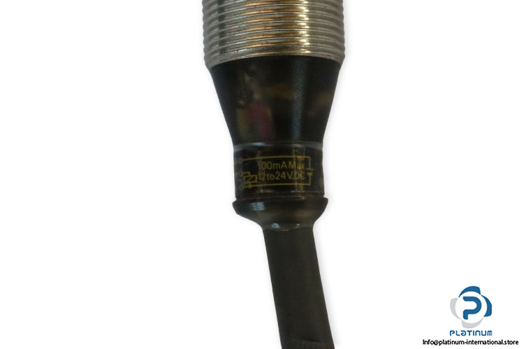 omron-E2EV-X5B1-inductive-sensor-used-5
