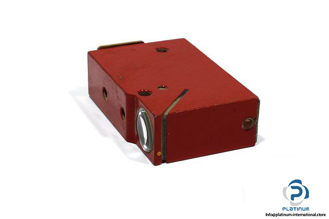 leuze-rk-18_4-150gs-photoelectric-retro-reflective-sensor-2-2
