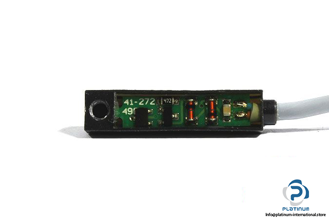 camozzi-cst-332-magnetic-proximity-switch-2