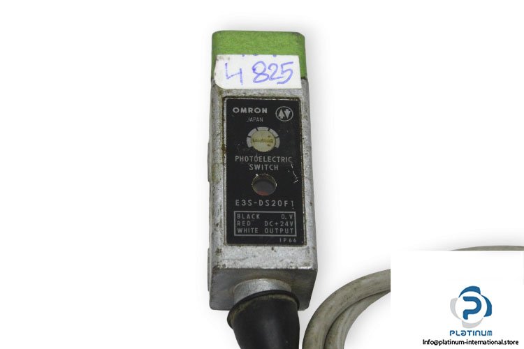 omron-E3S-DS20F1-photoelectric-sensor-used-2