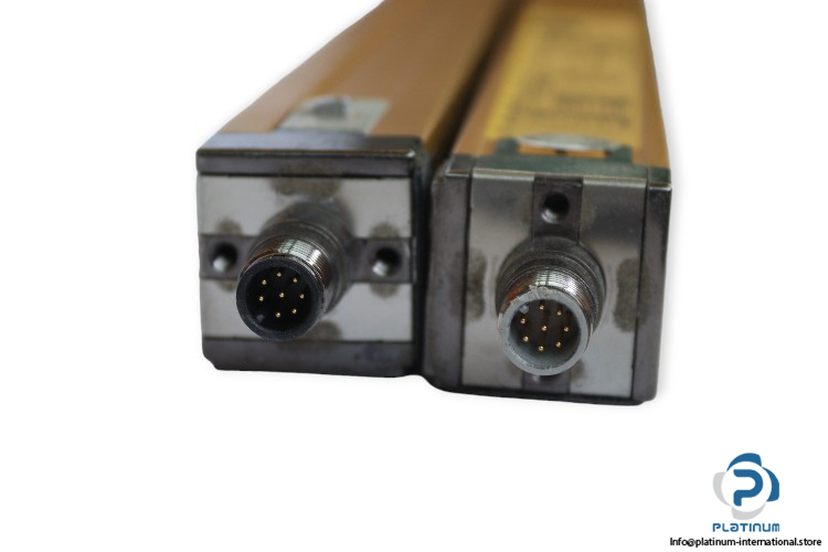 omron-F3SN-A0909P14-D-_-F3SN-A0909P14-L-multi-beam-safety-sensor-(used)-5