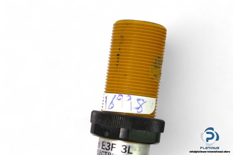 omron-E3F-3L-photoelectric-sensor(used)-3