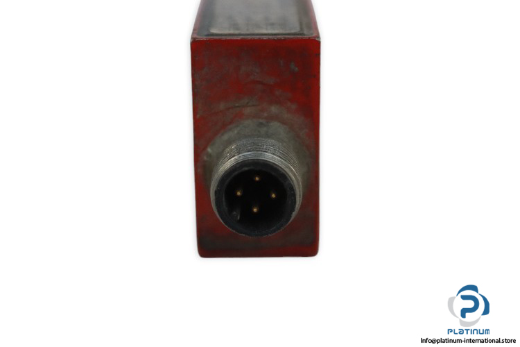 leuze-FRK-95_44-150-L.2-diffuse-sensor-with-background-suppression-(used)-1