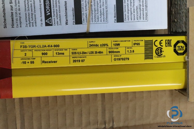 omron-F3S-TGR-CL2A-K4-900-safety-light-guard-(New)-2