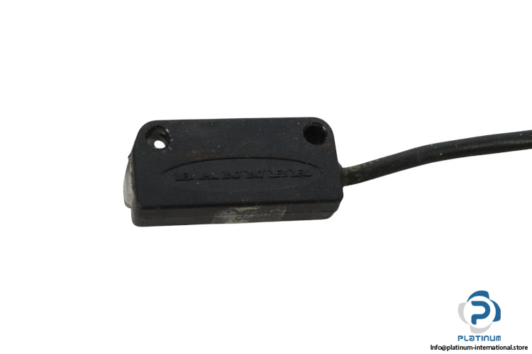 banndr-Q146E-photoelectric-sensor-(used)-2