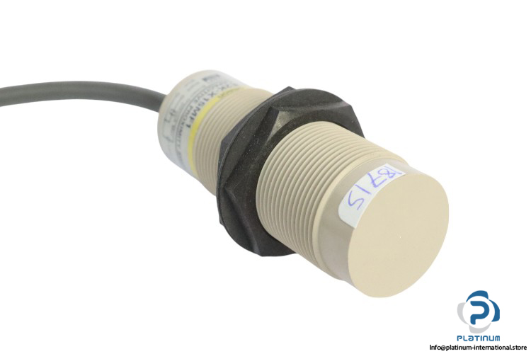 omron-E2K-X15MF1-capacitive-proximity-sensor-(new)-1