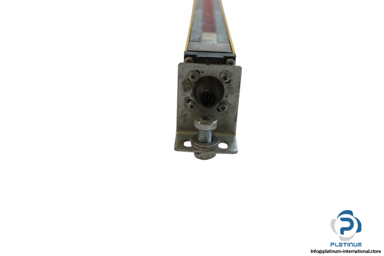 omron-F3S-B542P-D-safety-light-curtain-(used)-1