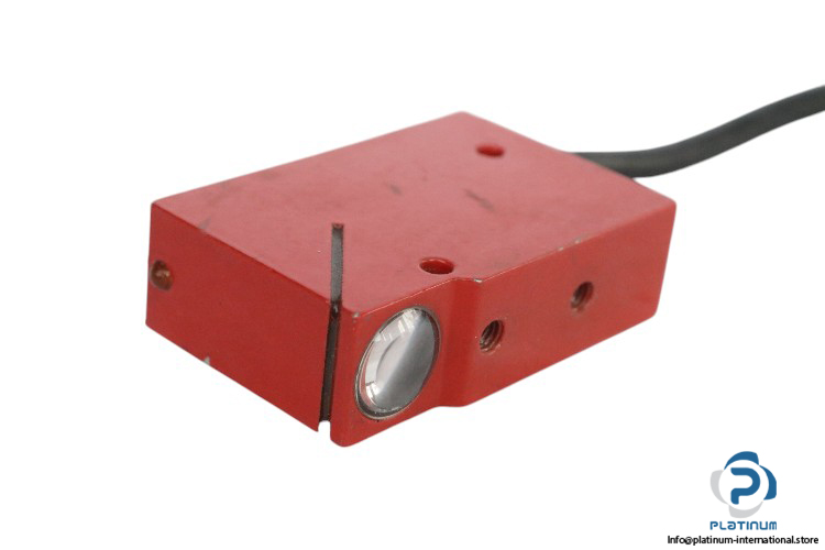 leuze-RK-72-301-energetic-diffuse-reflection-light-scanner-(used)-2