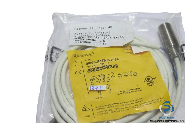 turck-BI8U-EM18WD-AP6X-inductive-sensor-(new)-2