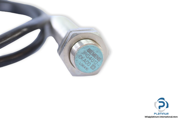 siemens-3RG4012-0KA00-inductive-sensor-(used)-2