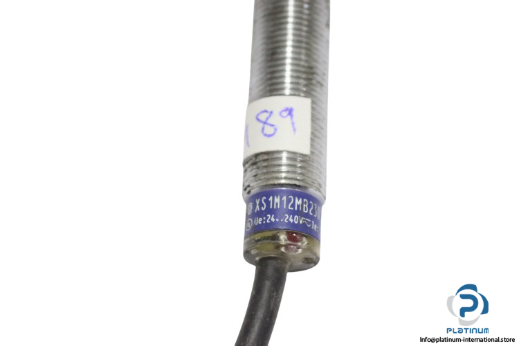telemecanique-XS1M12MB230-inductive-proximity-switch(used)-1